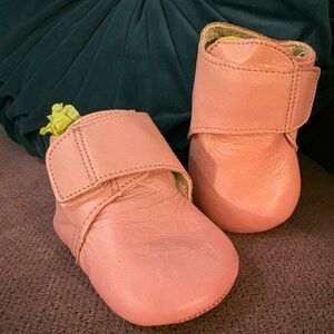 Anne Geddes leather crib shoes